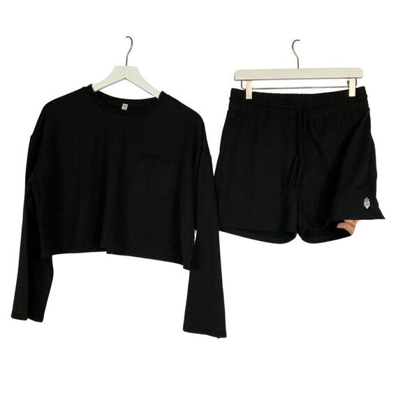 NWT Free People Movement Sunny Set Black Cropped Long Sleeve Top & Shorts Medium - Picture 6 of 16